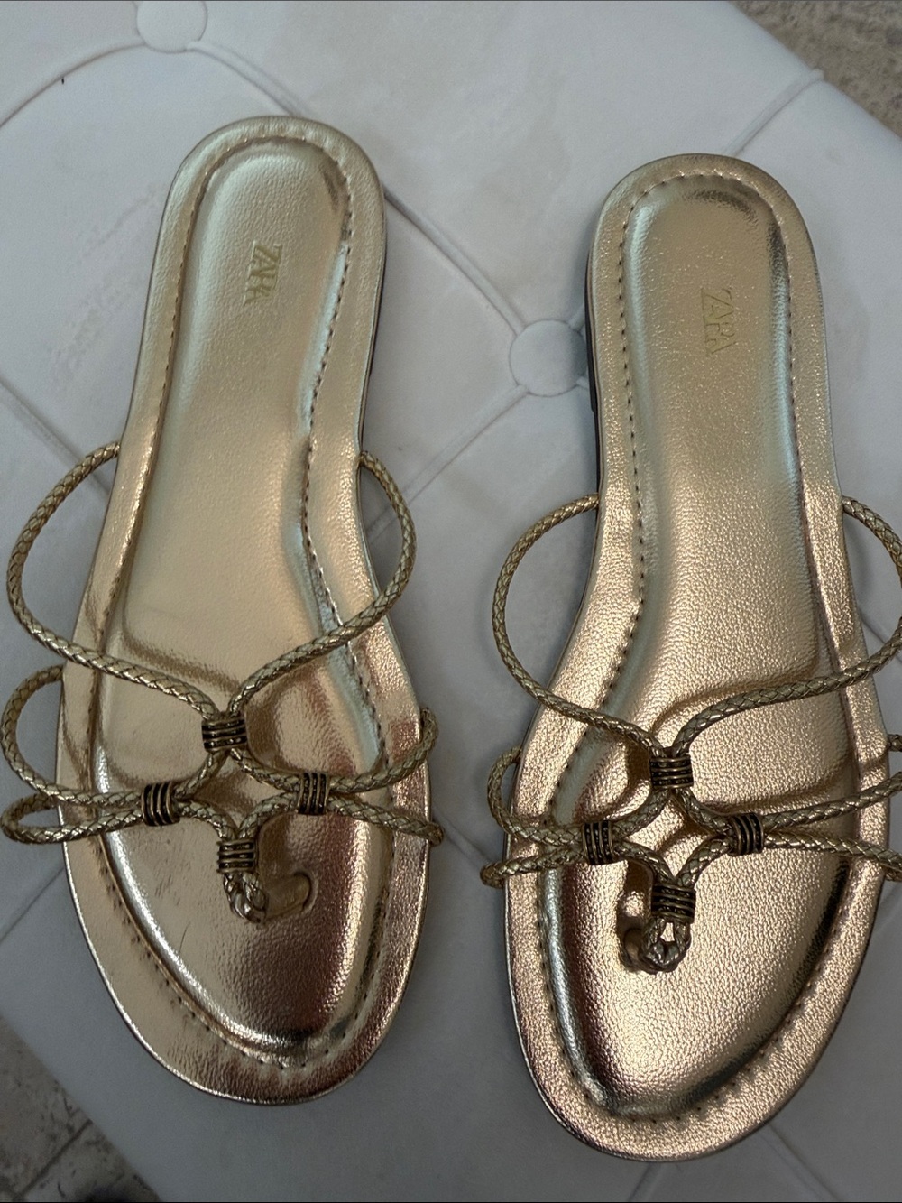 ZARA Metallic Gold Braided Toe-Ring Slide Sandals new . Fits as a 9